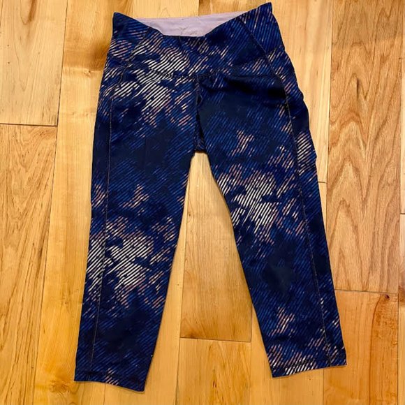 Old Navy Pants - Old Navy Crop Athletic Leggings: Size M